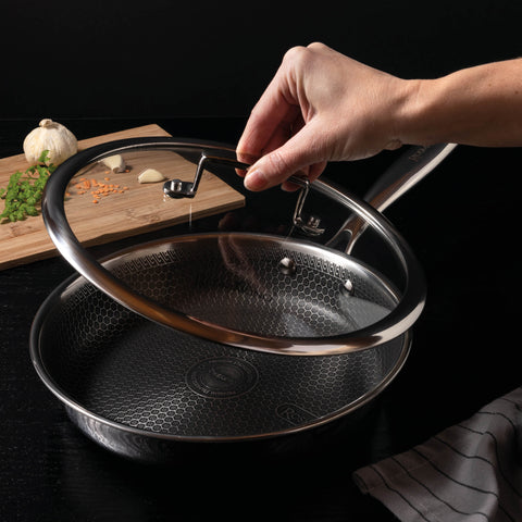 Premium frying pan Rosmarino HexaPRO - 28 cm